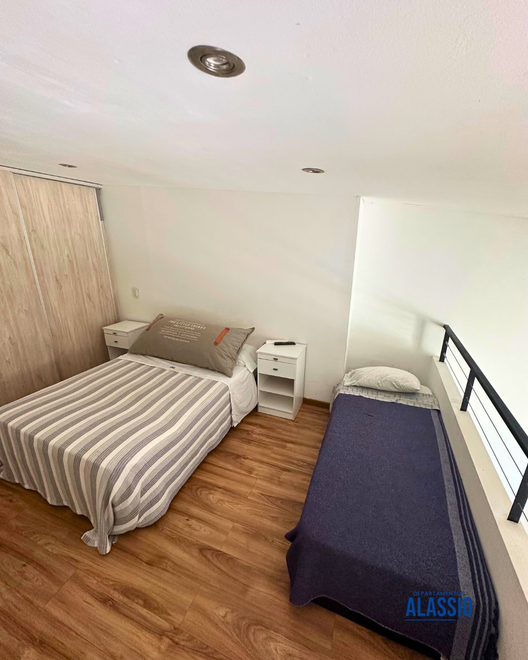 Dormitorio en planta alta, Alassio Entrepiso 304